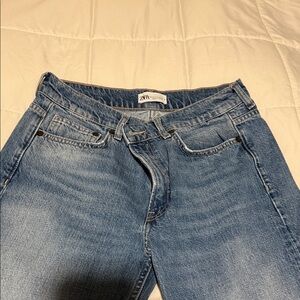 Zara Women’s Light Blue Slim Jeans